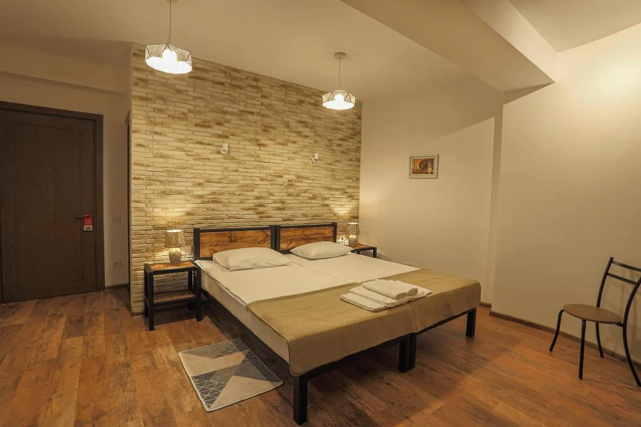 Winehouse Old Qvevri Apartments Tbilisi