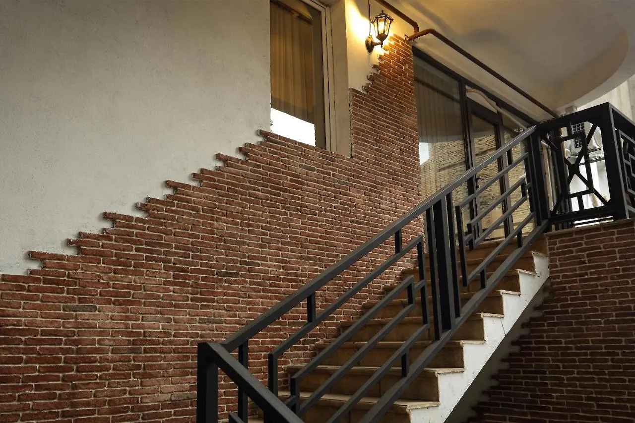 Winehouse Old Qvevri Apartments Τυφλίδα